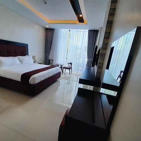 Winrich Hotel Мактан Екстер'єр фото